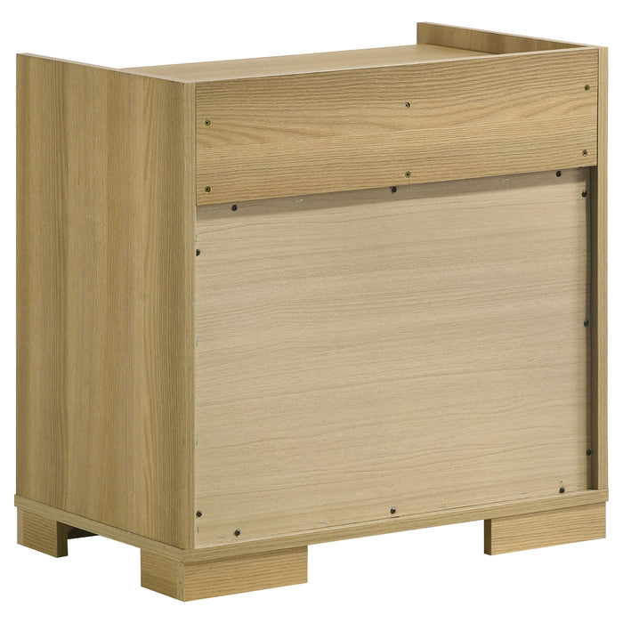Hyland 4 & 5 Piece Bedroom Set E.King & Queen - Orbit Furniture (Richmond,BC)
