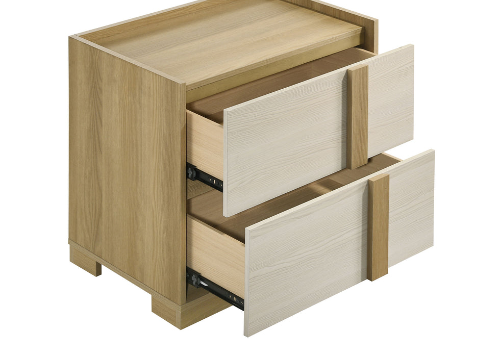 Hyland 4 & 5 Piece Bedroom Set E.King & Queen - Orbit Furniture (Richmond,BC)