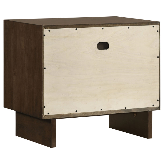 Glenwood 4 & 5 Piece Bedroom Set Eastren king & Queen - Orbit Furniture (Richmond,BC)
