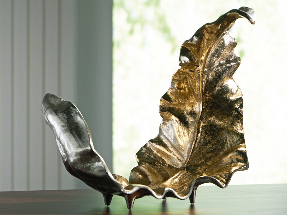 Darinsen Sculpture - Orbit Furniture (Richmond,BC)