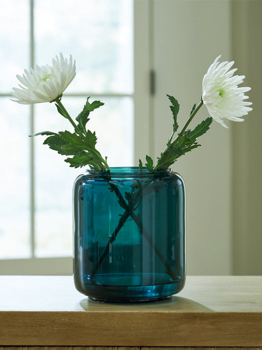 Inisland Vase - Orbit Furniture (Richmond,BC)