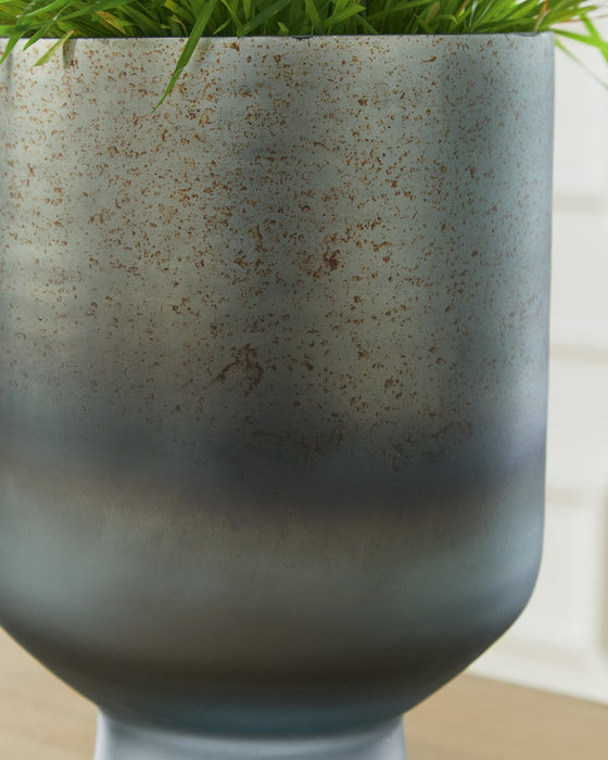 Pennmore Vase - Orbit Furniture (Richmond,BC)